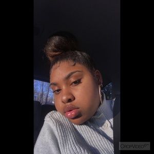 Meet your Posher, Joei